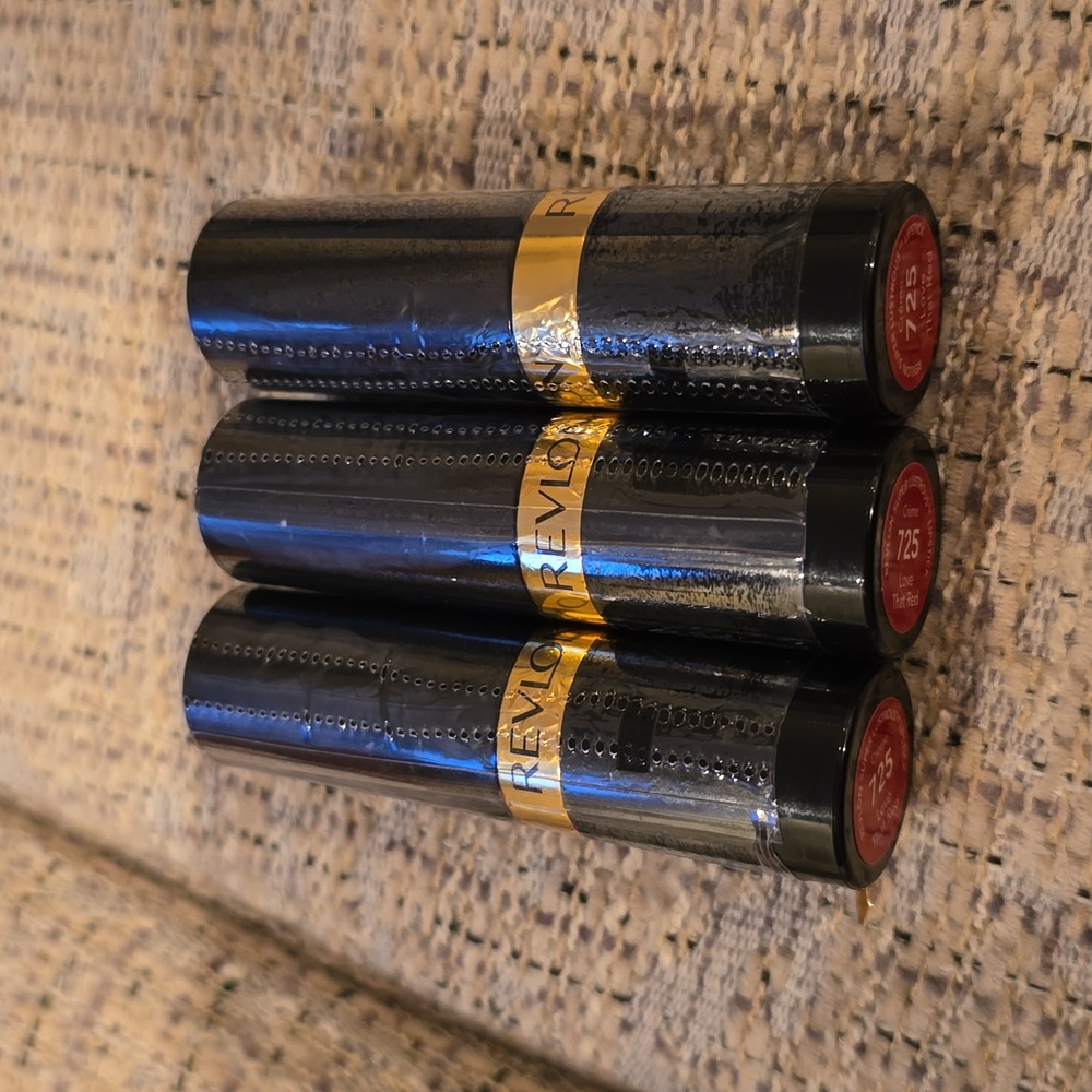 REVLON BRAND WOMEN'S SUPER LUSTROUS LIPSTICK BUNDLE OF 3